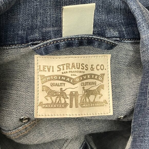 Levi's Denim Jacket Red Studded Embellished Jean Jacket Cropped Fit Small - Picture 12 of 12